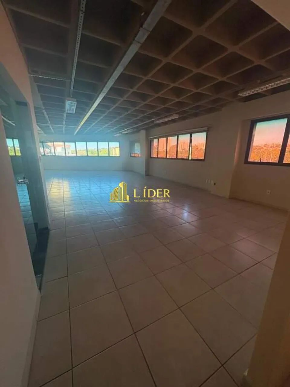SALA COMERCIAL BEM LOCALIZADA - Foto 3