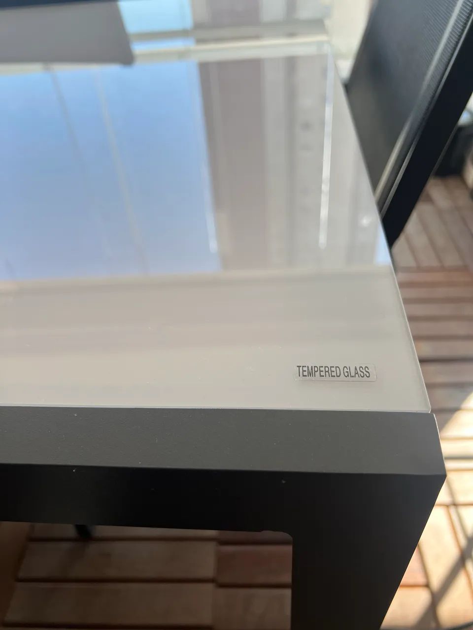 Mesa externa com vidro temperado + 6 cadeiras