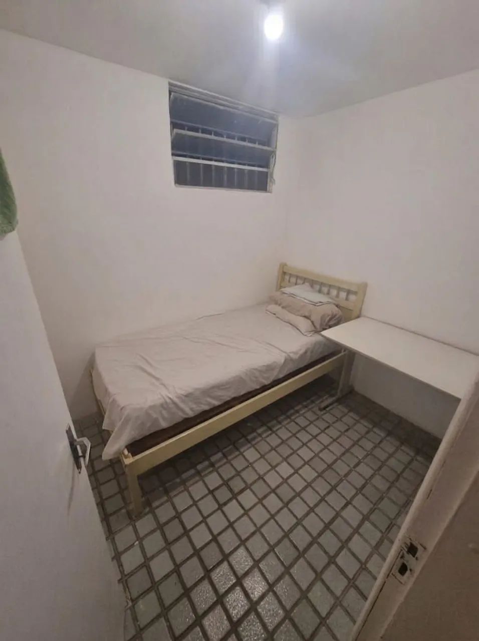 Aluguel de quarto para mulher e mobiliado 