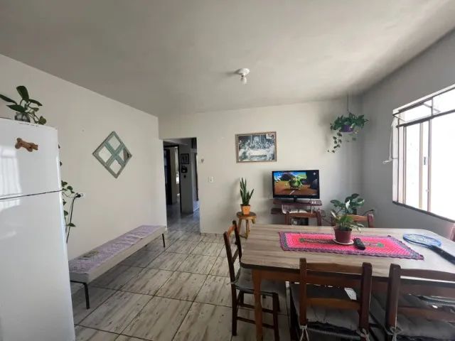 Ampla casa com 05 quartos em terreno grande - Foto 3