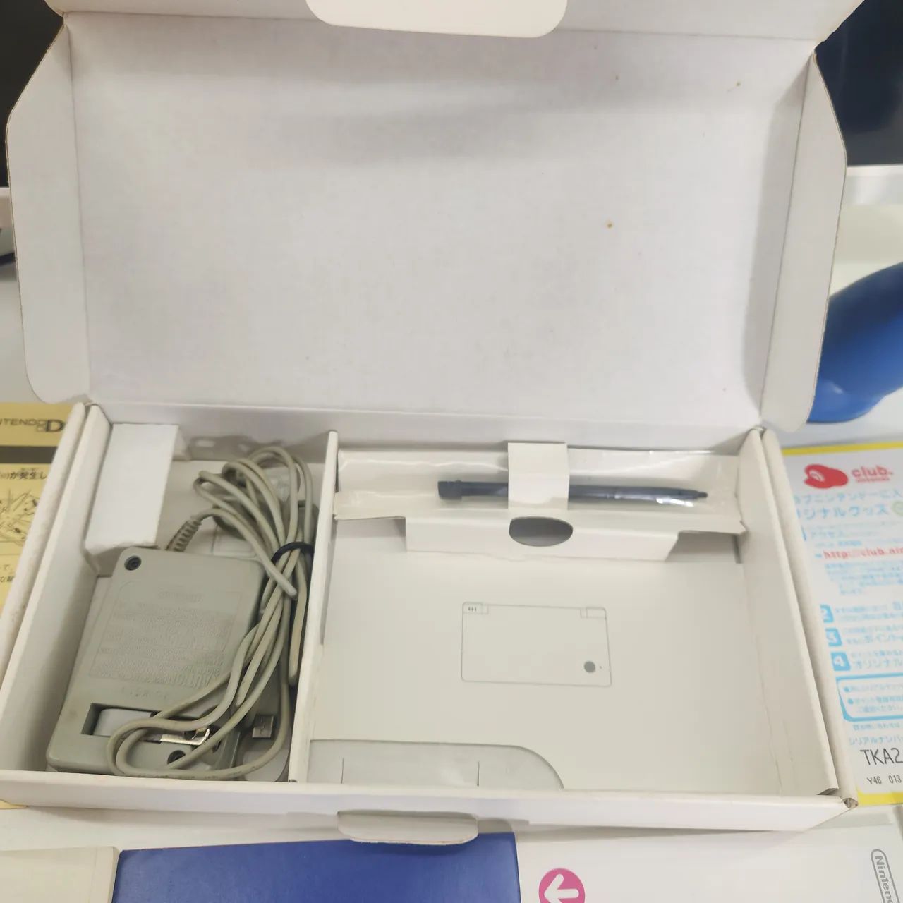 Nintendo DSi na caixa CIB batendo serial  - Foto 5