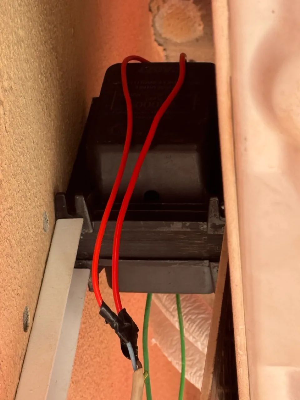 Transformador de 127w pra 220w - Foto 2