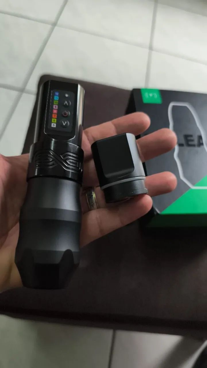 Máquina de tatuagem Exo Pen