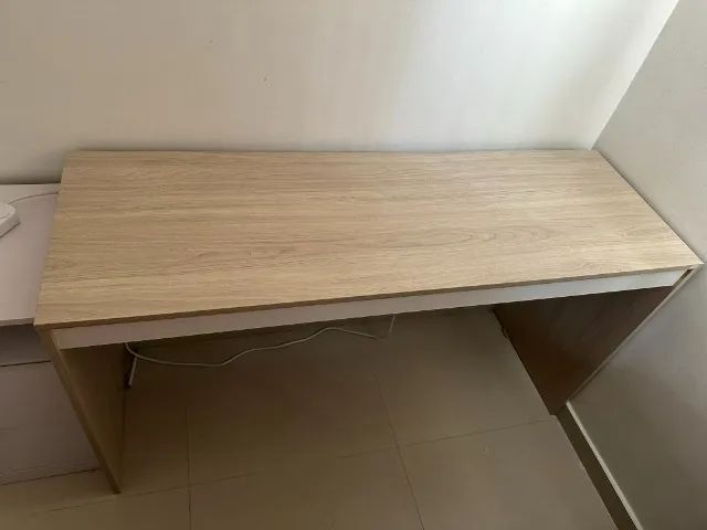 Mesa de escritório (1,40m X 45cm X 75 cm) - Foto 2