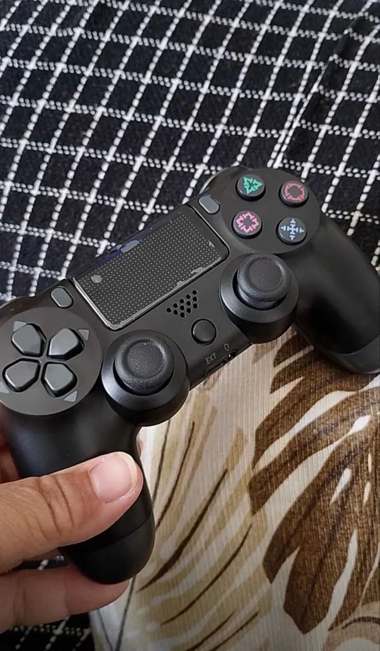 2 controles genéricos wireless PS4/PC - Foto 3