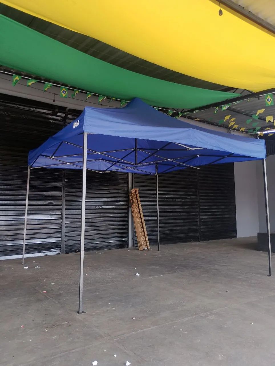 Tenda Articulada Nova na Caixa Lacrada 