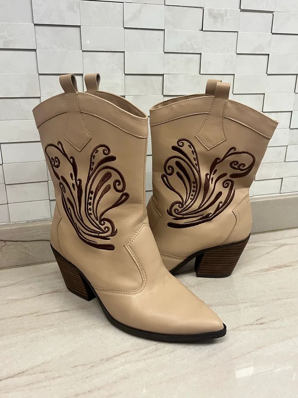 bota de couro bordada - Foto 3