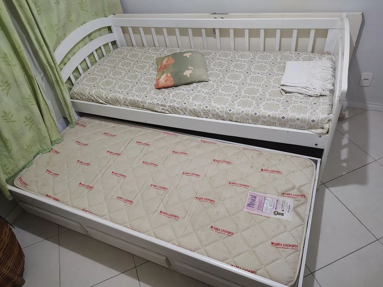 Cama com colchão extra (doação)