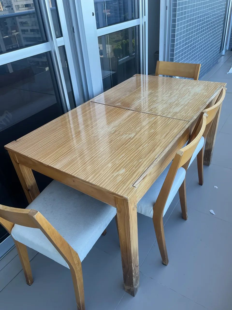 Mesa de 8 lugares e 4 cadeiras  - Foto 5