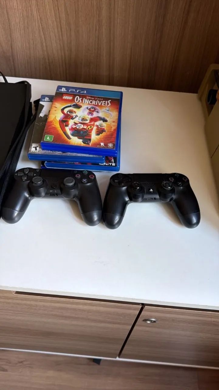 PS4 Sony   preto com 2 controle  - Foto 3