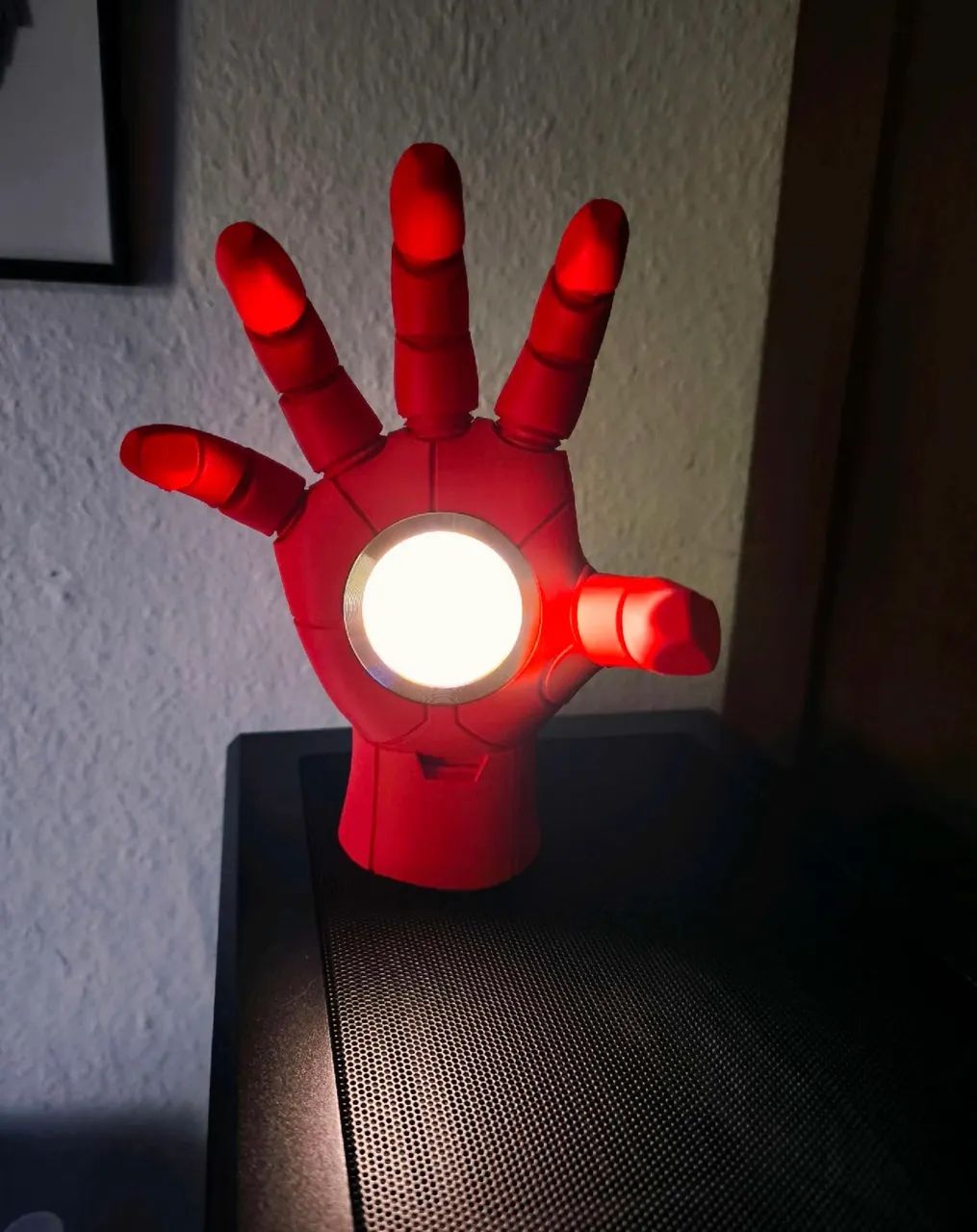 Luminária mão homem de ferro - Foto 2