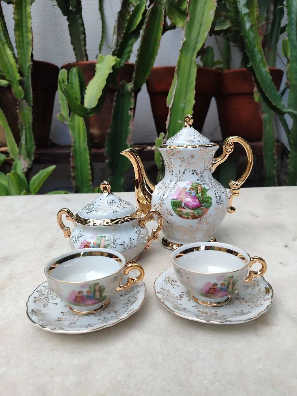 Serviço de café em porcelana fina