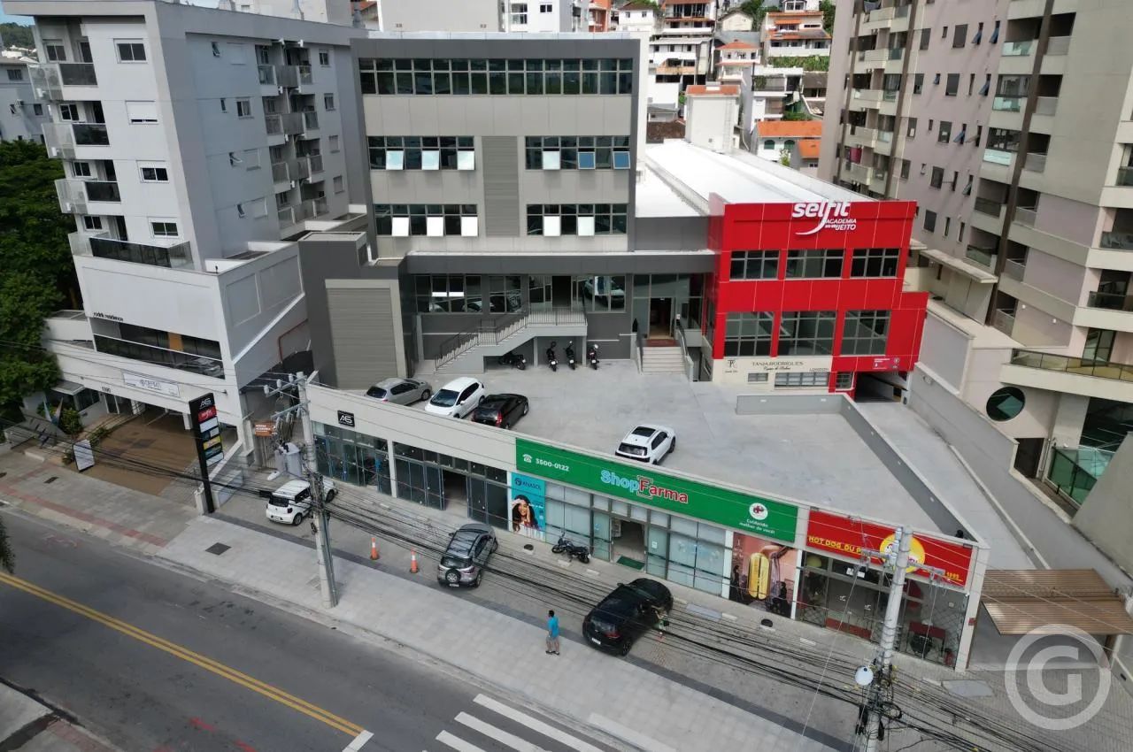 Pavimento comercial em localização estratégica no bairro Trindade, Florianópolis