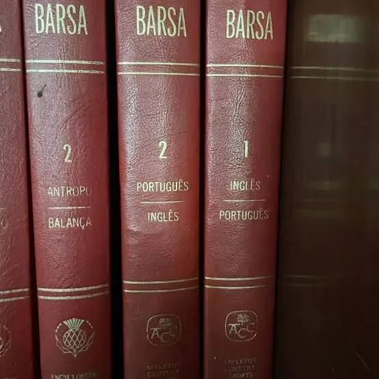 Enciclopédia Barsa Completa e Livros do Ano!! - Foto 2