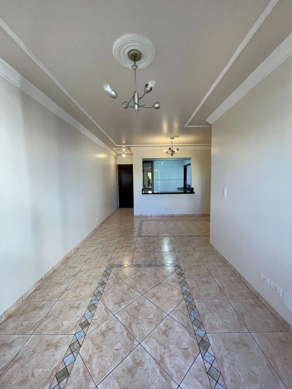 Locação - Apartamento com 04 Quartos na Zona 07 em Maringá - Foto 5