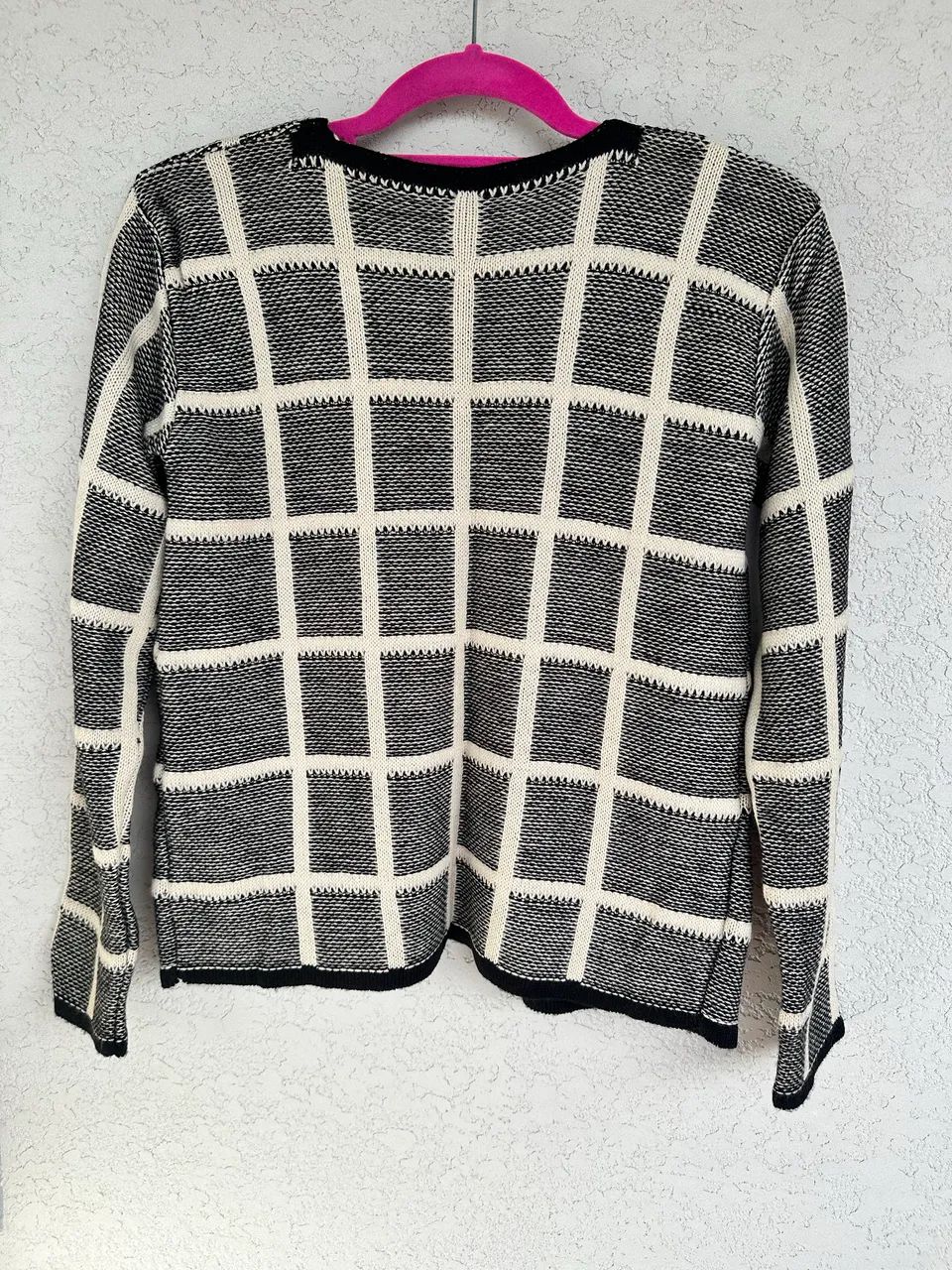 Cardigan feminino xadrez preto e branco - Foto 2