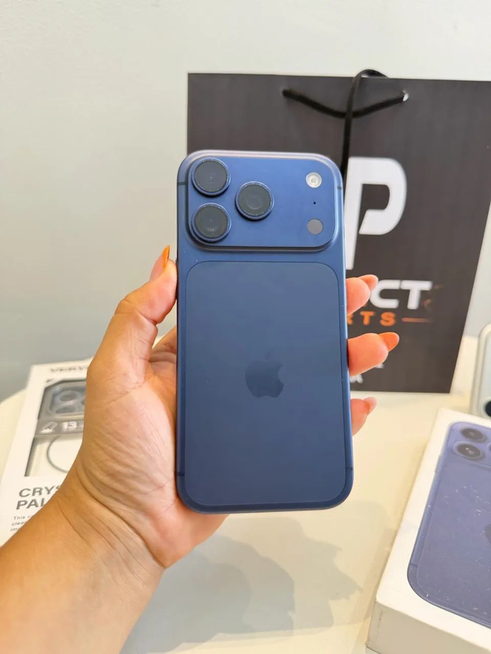 iPhone 17 Pro com Caixa