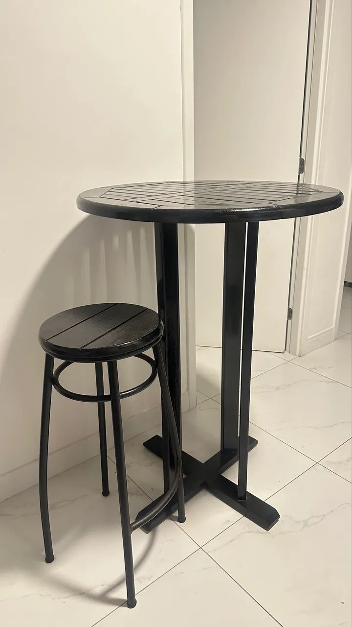 Mesa para deck alta + 1 banqueta