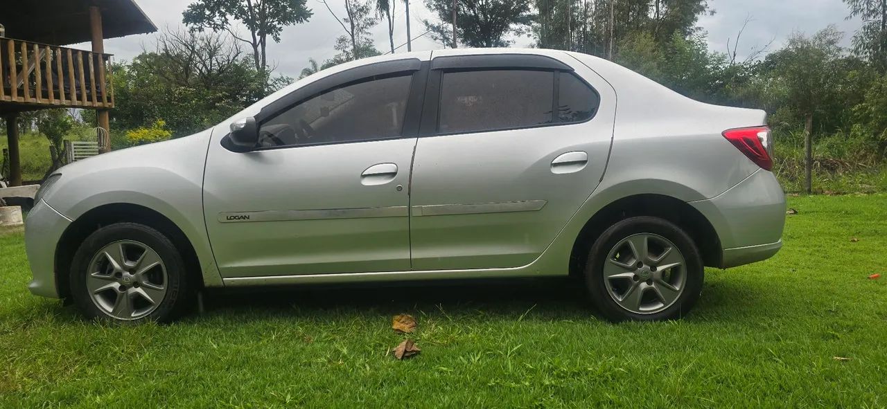 Renault Logan Expression Hi-flex 1.6 8V 4P 2017 - Foto 3