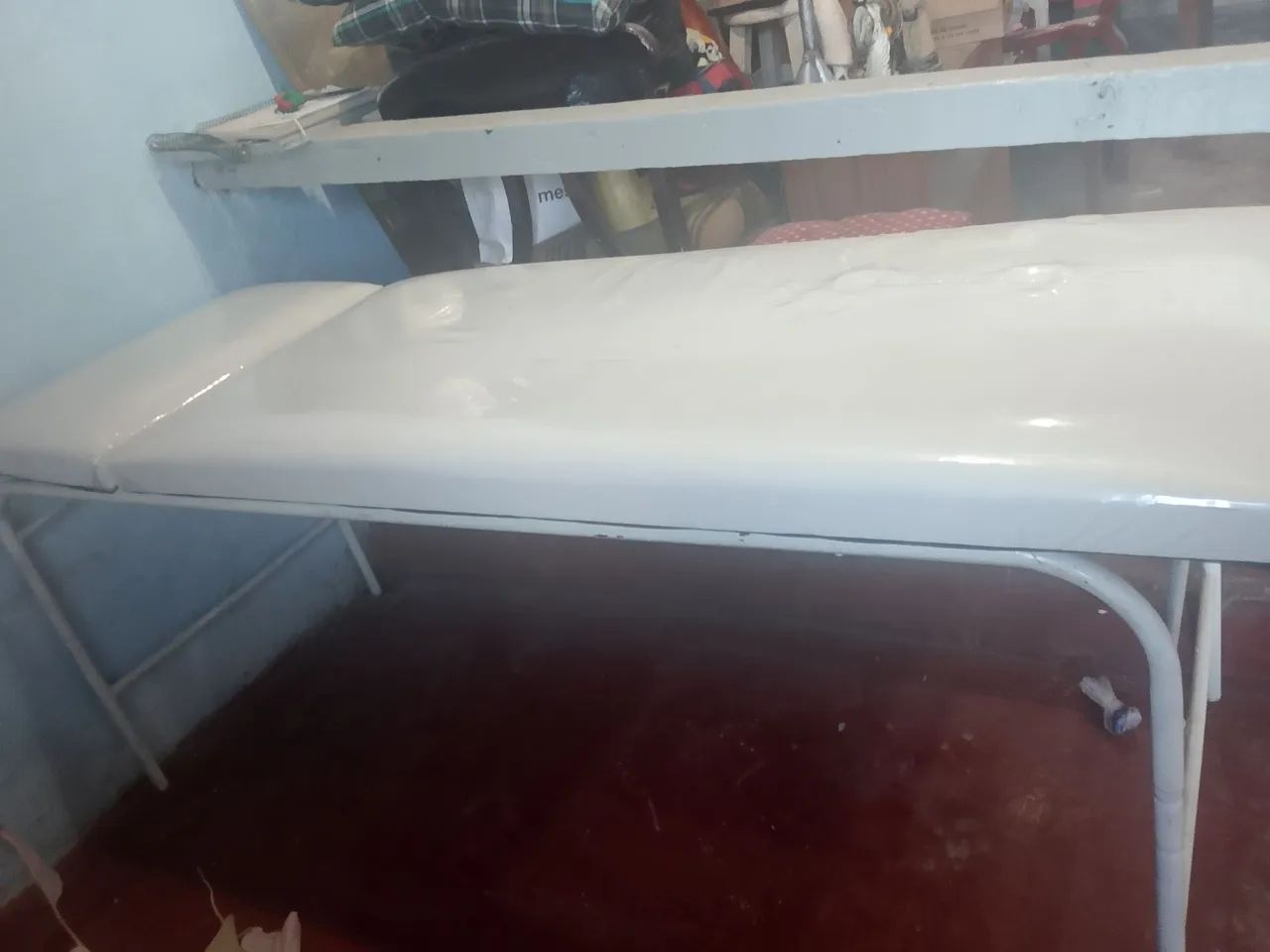 Vende-se uma maca de salão semi nova - Foto 2