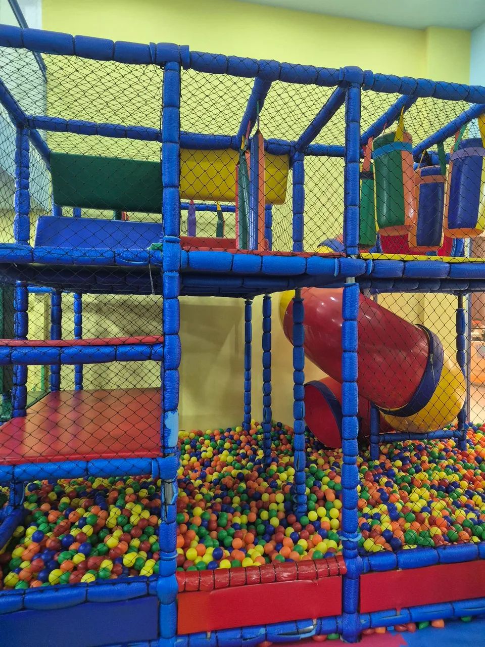 BRINQUEDÃO COM PISCINA DE BOLINHAS  - Foto 3