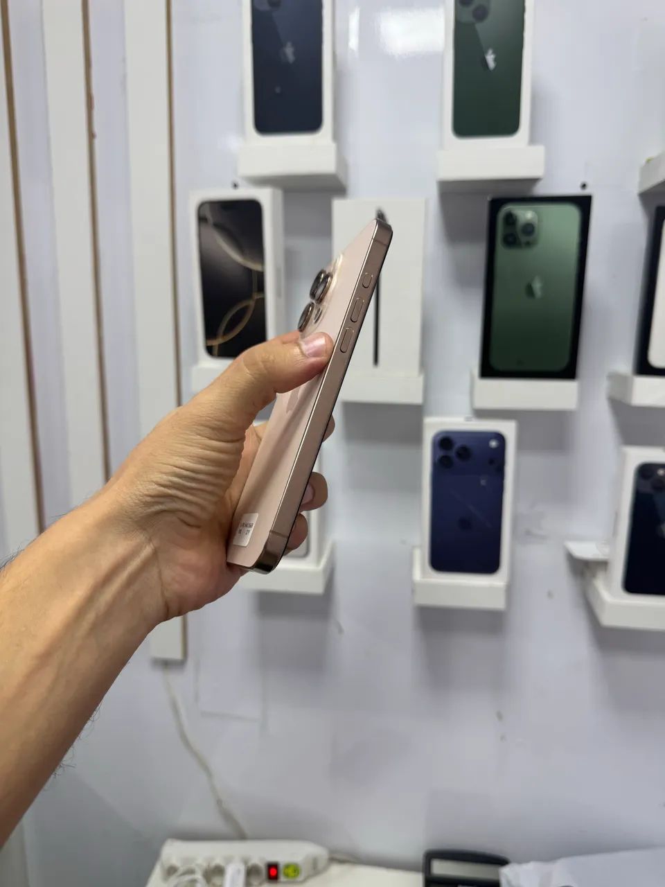 iPhone 16 Pro Max - 256GB  - Foto 3