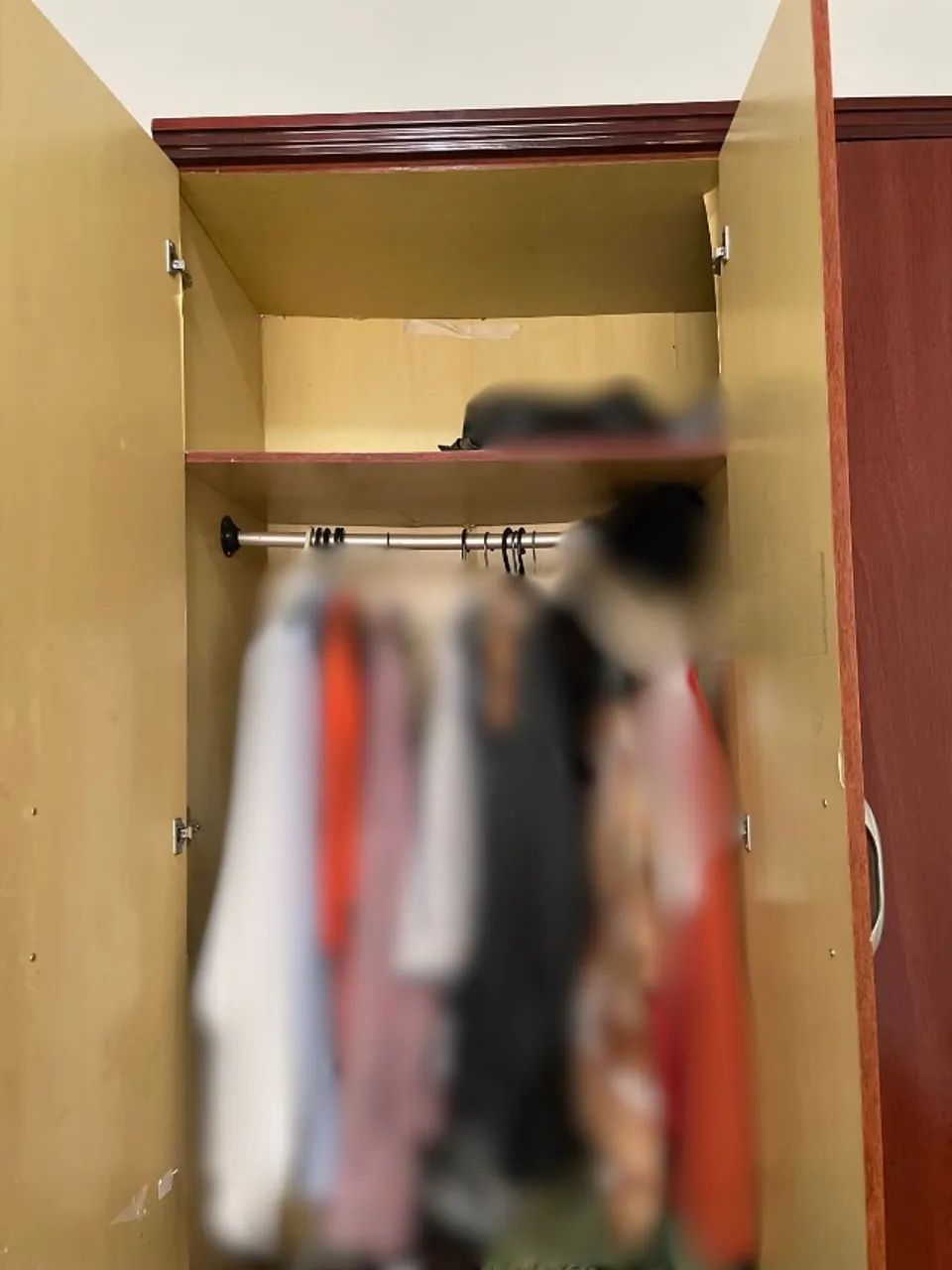GUARDA-ROUPAS 4 PORTAS E 4 GAVETAS - Foto 3