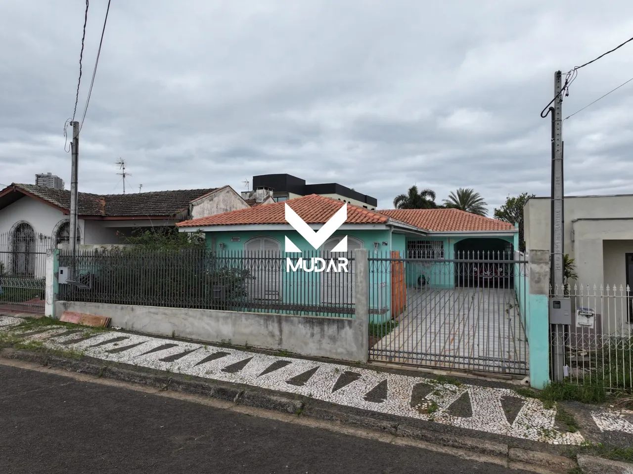 Casa com 3 quartos e Edícula  Jardim América