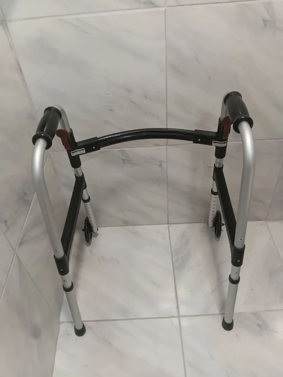 Andador Articulado com Rodas - Foto 5