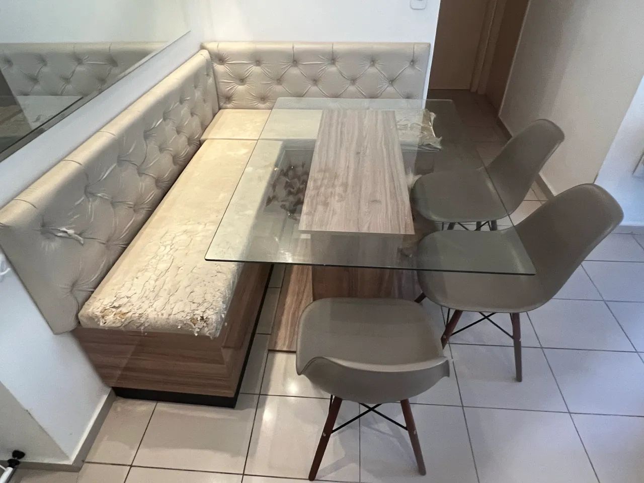 Canto alemão com mesa de vidro + cadeiras - Foto 3