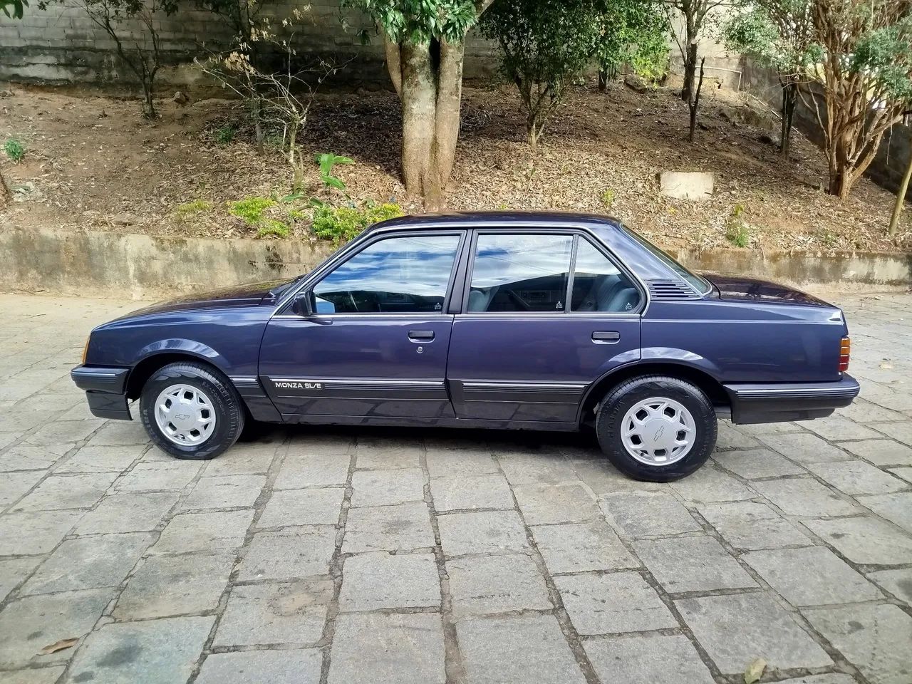 Chevrolet Monza 1990