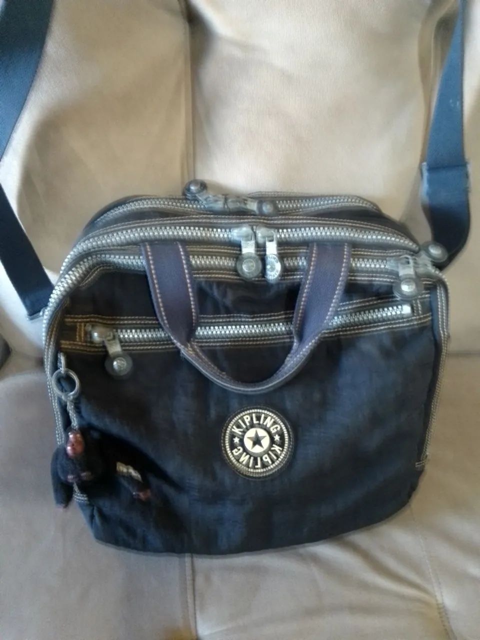 Kipling original. Bolsa em perfeito estado de uso. Chama ?