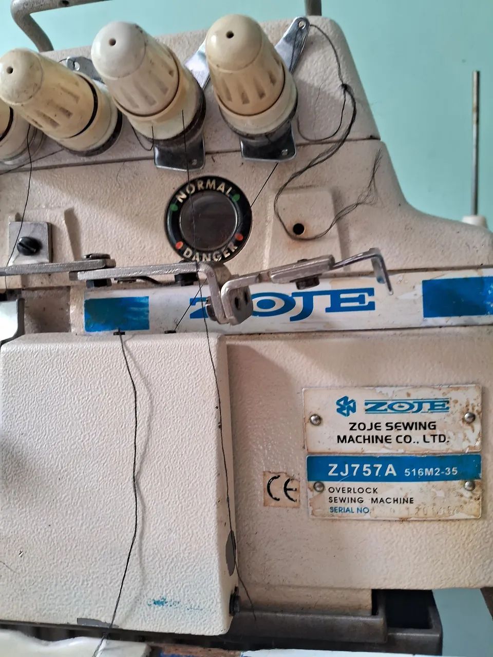 Maquina de Costura Zoje Overlock - Foto 2