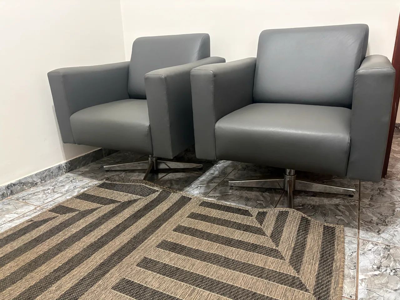 Poltronas Giratórias  - Foto 3