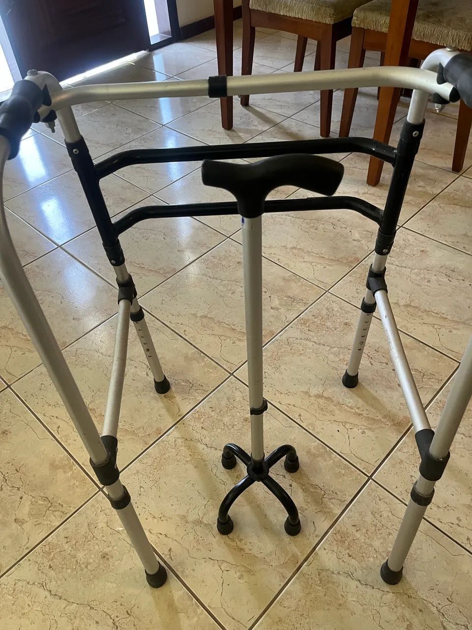 Andador e bengala de Alumínio para idosos 