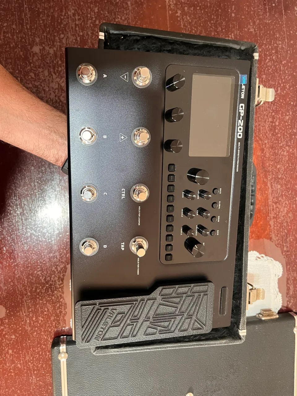 Pedaleira Valeton GP-200 e Case - Foto 5