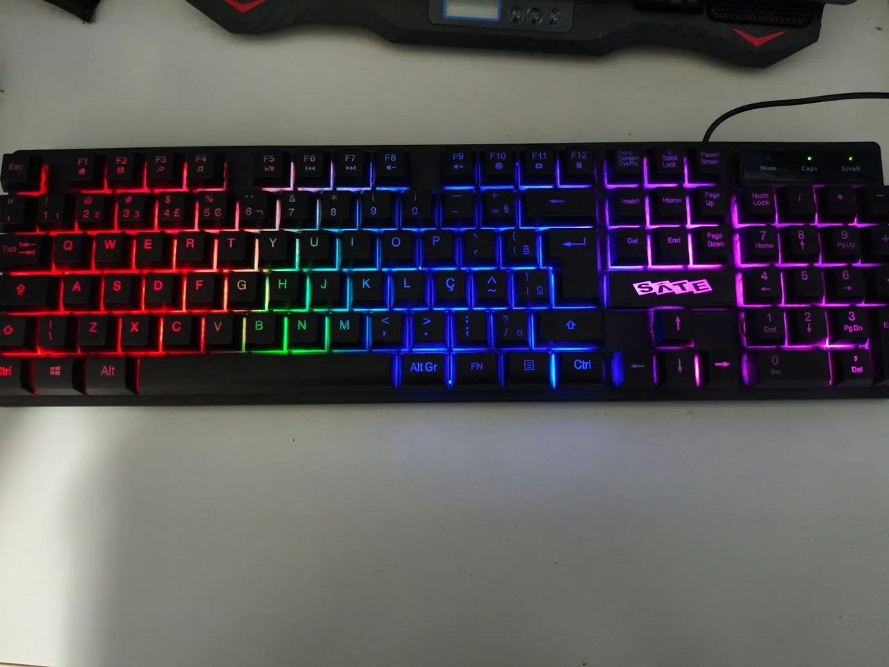 Teclado gamer semi mecânico, USB, RGB marca SATE