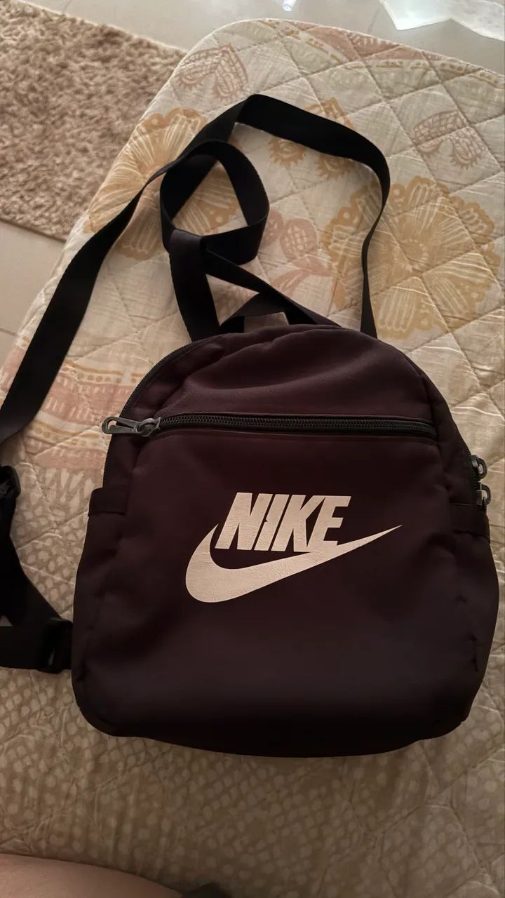 vendo bolsa nike pequena preta 