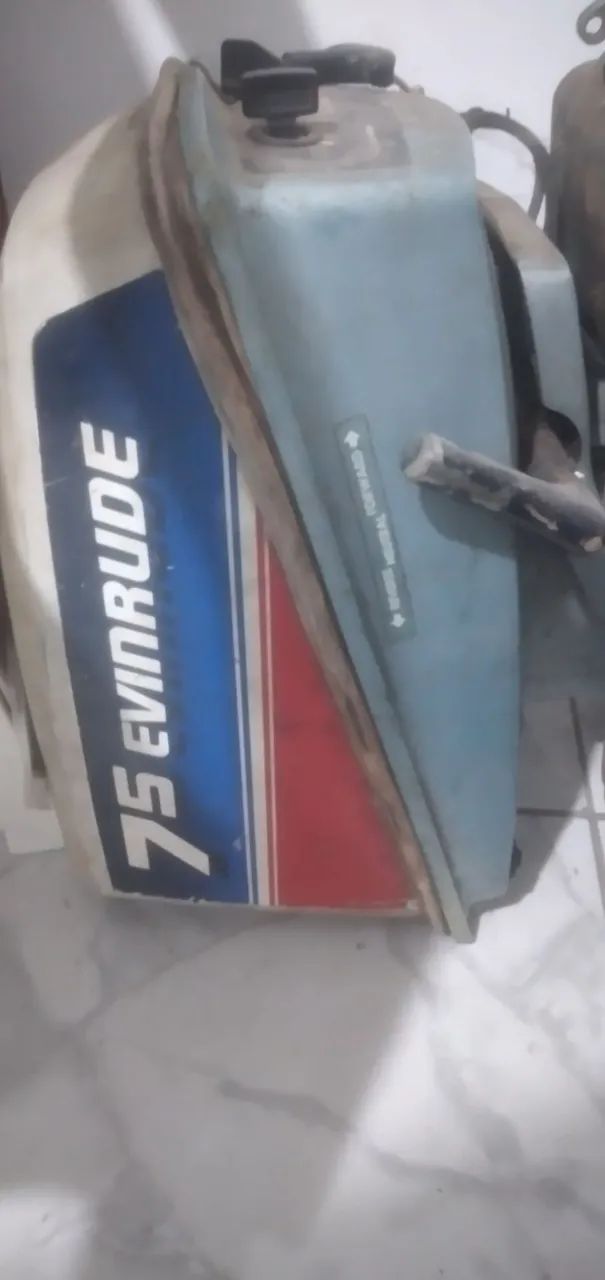 Motor de barco 7.5 Averrude em bom estado  - Foto 2