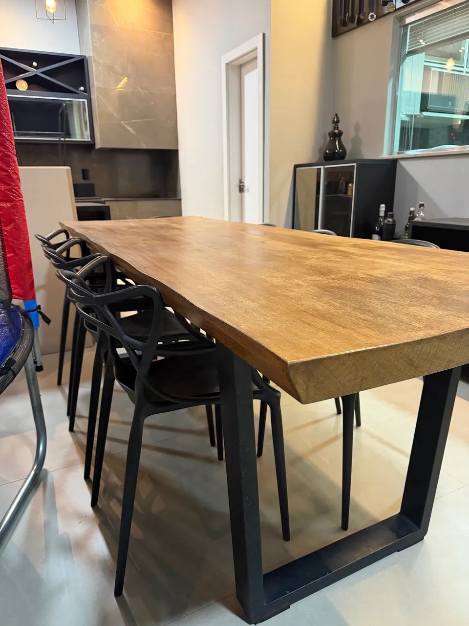 VENDO MESA DE MADEIRA MODERNA, NOVA