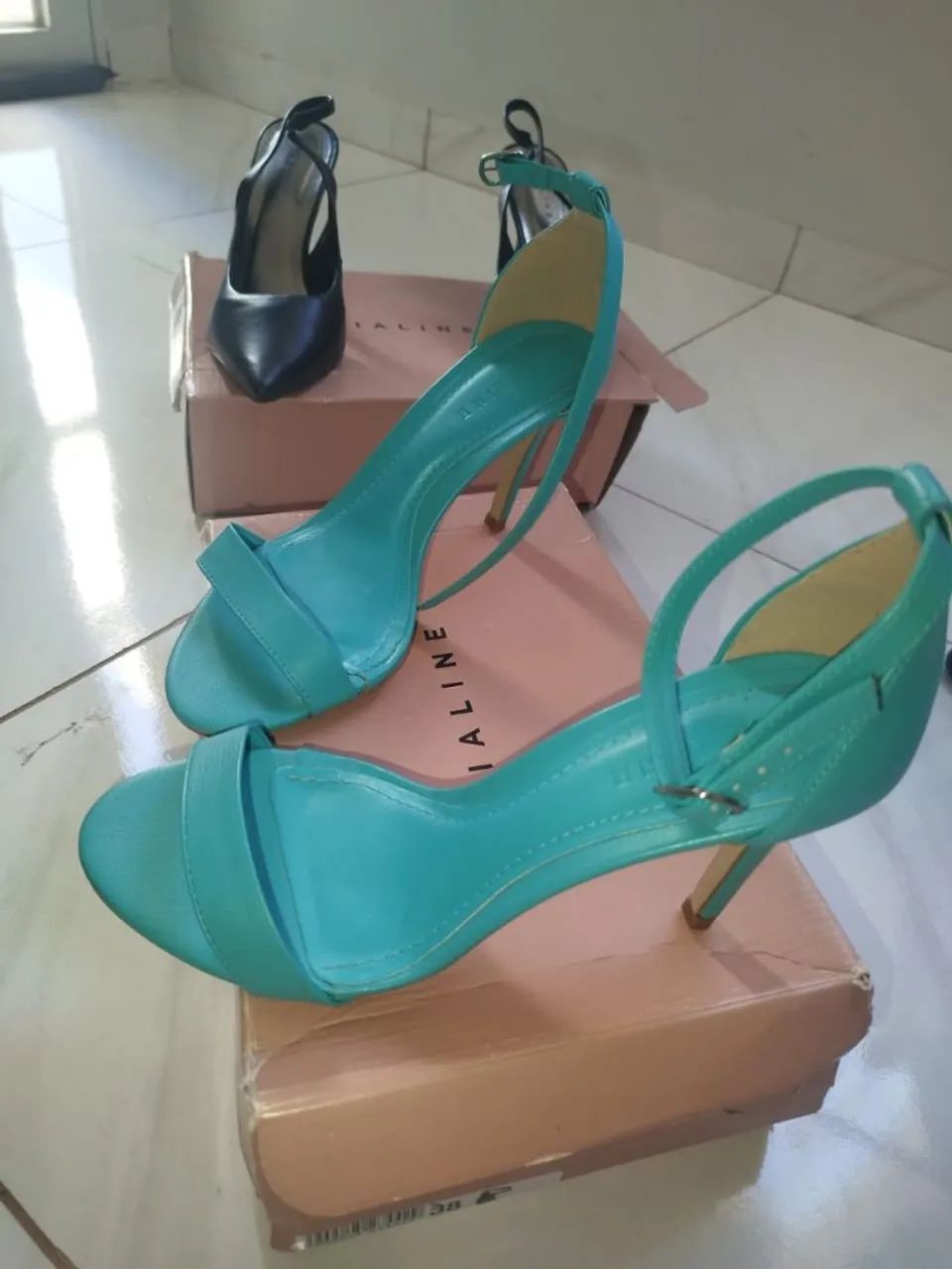 Combo imperdível scarpin+sandália "Couro" - Foto 4