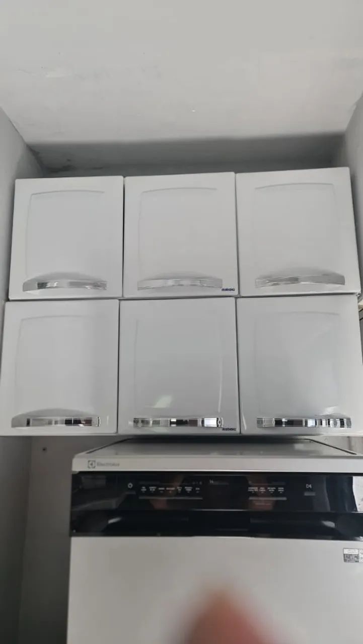 Armário semi novo