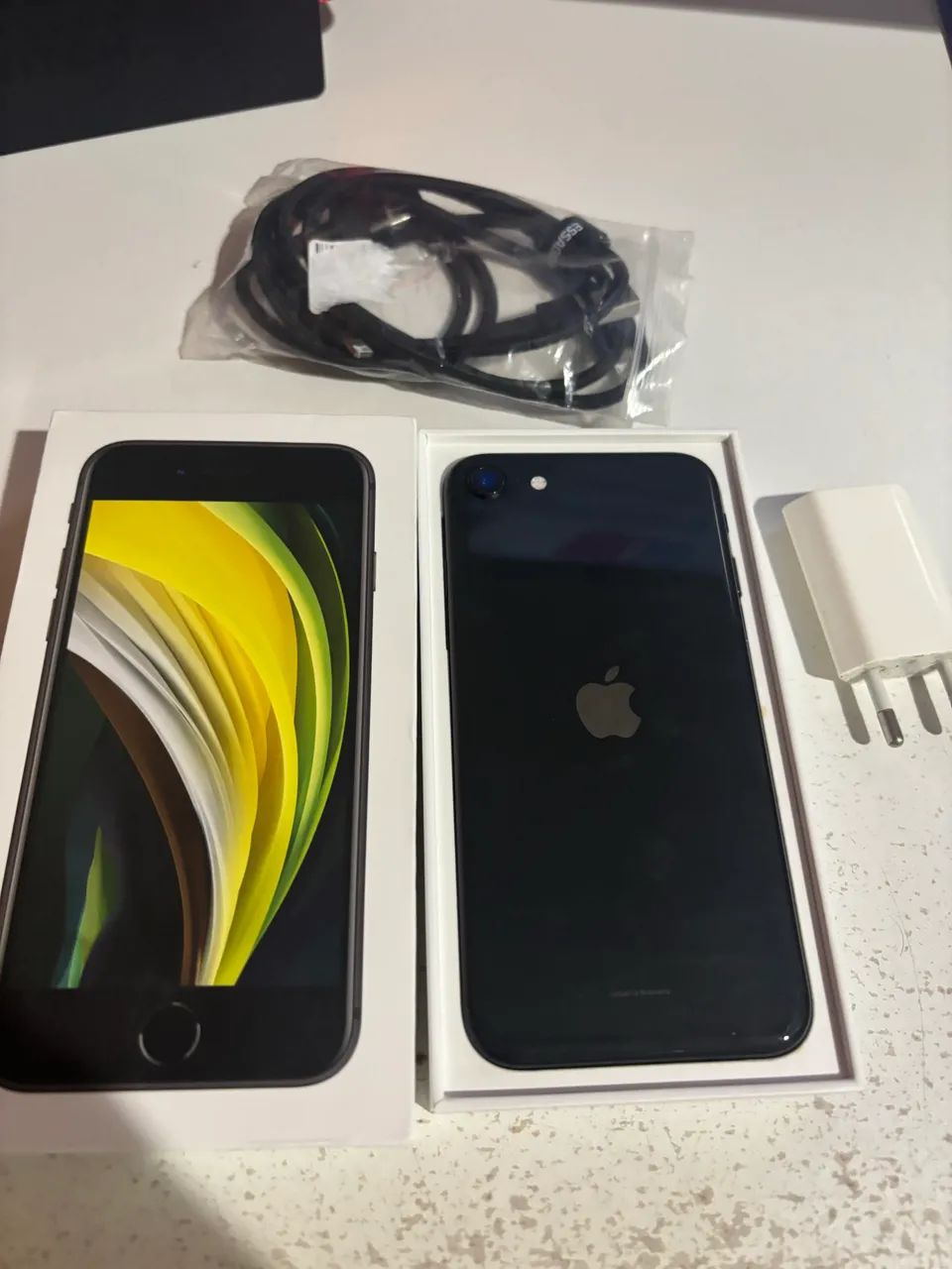 Iphone SE 2 128GB em bom estado