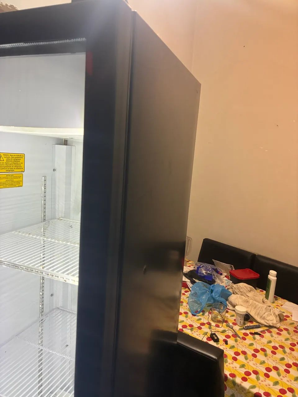 Freezer expositor slim com LED , 230 litros  - Foto 4