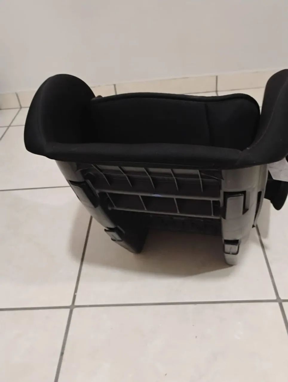 Cadeirinha infantil de carro semi nova  - Foto 2