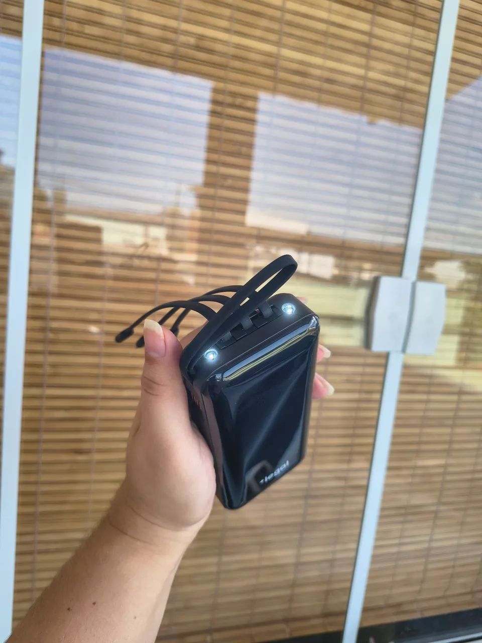 Power Bank 20000mAh Com Cabos Embutidos Integrados Display - Foto 4