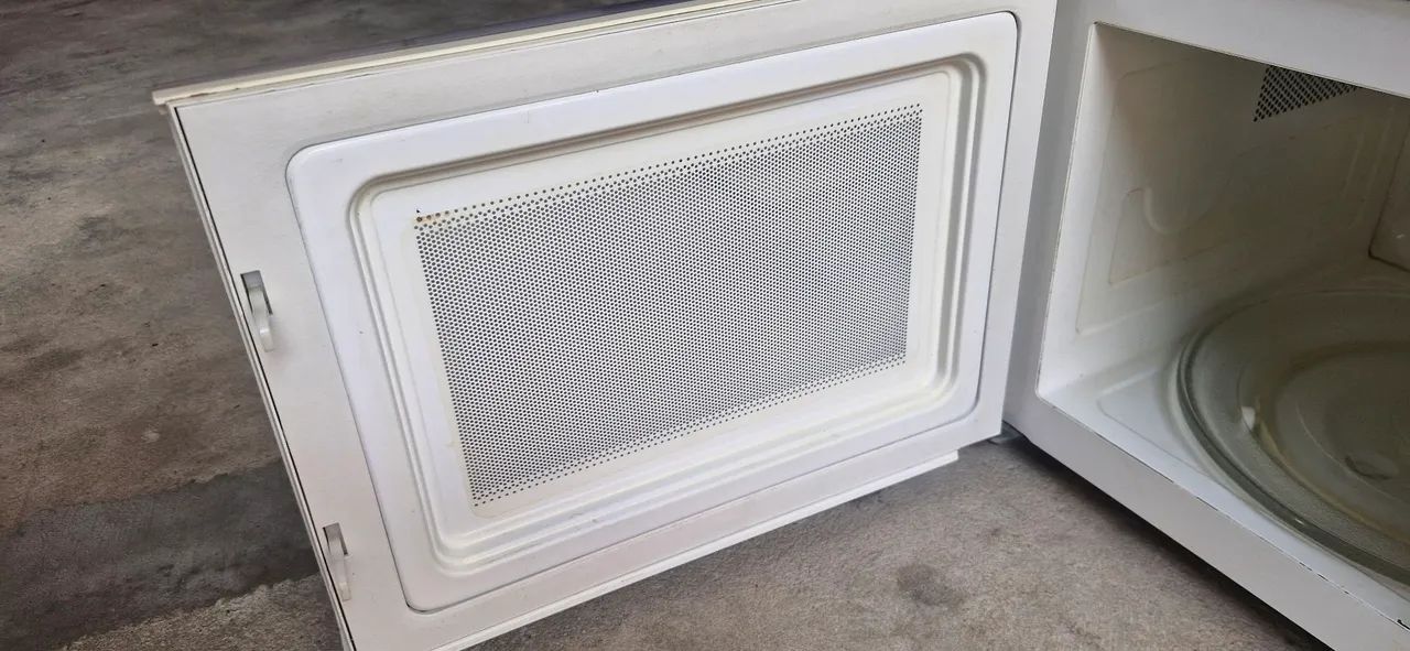 Microondas Electrolux 31 litros funcionando perfeitamente  - Foto 4