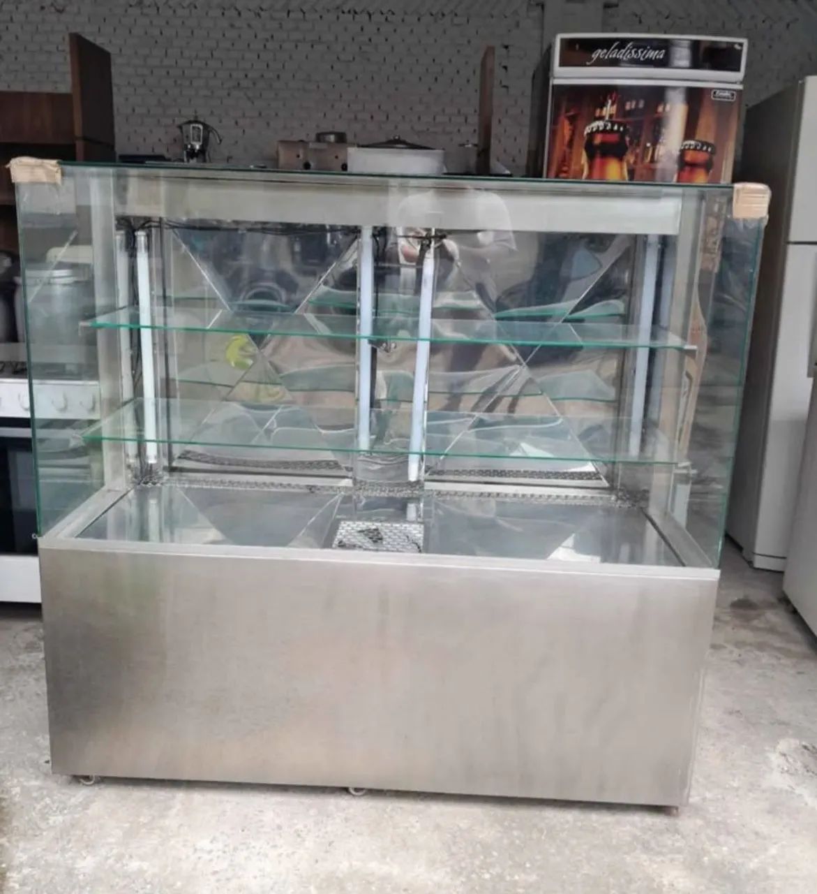 Balcão Vitrine Panorâmica Expositora Bolos e Doces - Foto 2