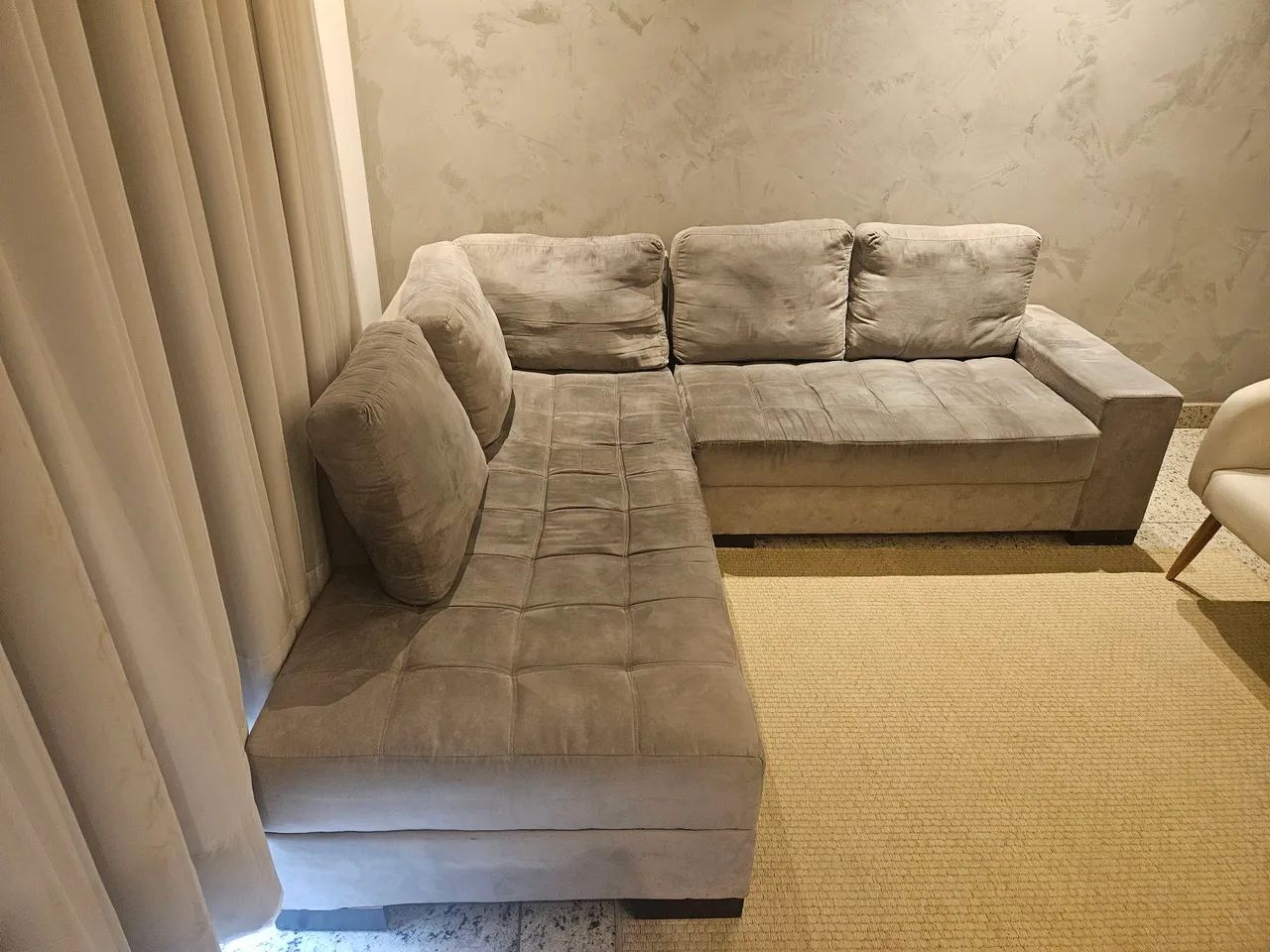 Sofá com chaise  - 5 lugares 