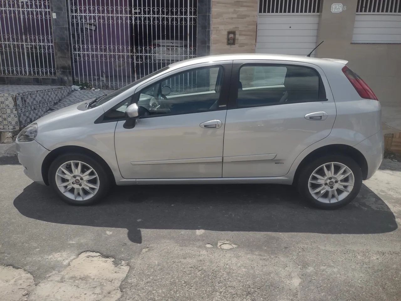 Fiat Punto Essence 1.6 Flex 16V 5P 2012